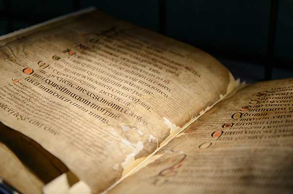B MSS: manuscripts in languages other than Irish