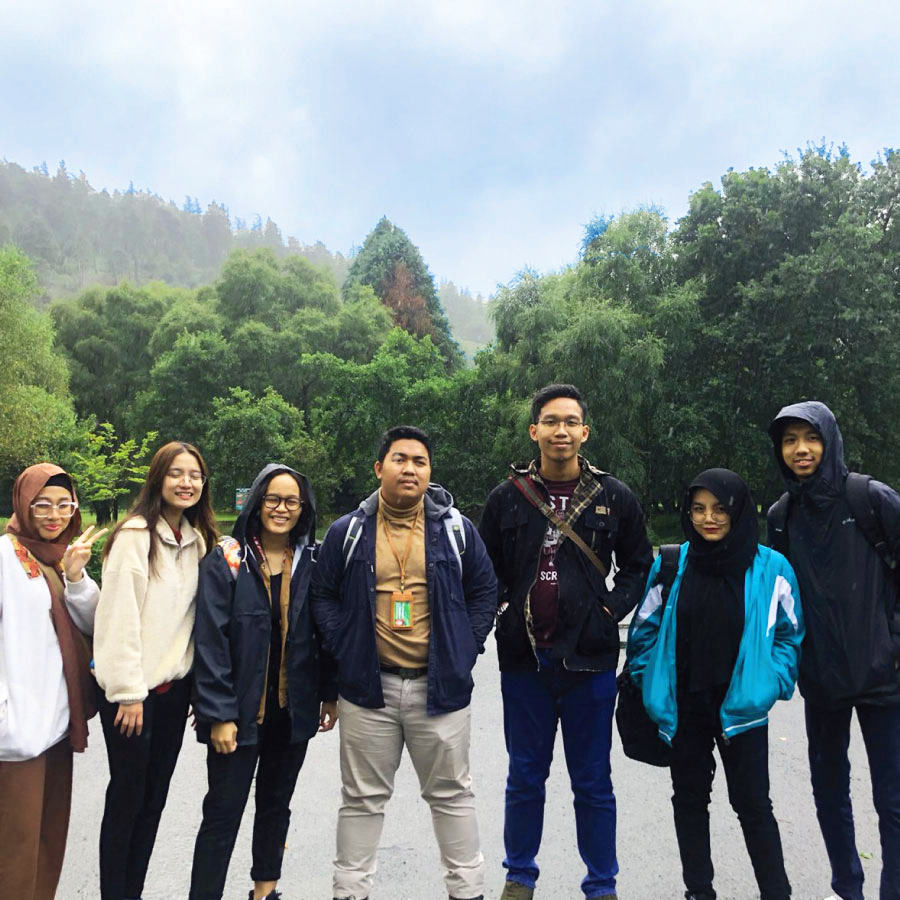 IISMA students - Glendalough trip
