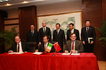  Pictured above - Seated in front: Gerard Keenan, Executive Chairman Keenan, Professor Li Ming, Director of the Institute of Animal Sciences and Professor Alex Evans, Dean, UCD School of Agriculture & Food Science. Standing: Ambassador of Ireland, H.E. Paul Kavanagh, Minister for Agriculture; Food, the Marine & Defence, Simon Coveney; Minister of Agriculture of the People's Republic of China, Han Changfu; Director General of the Department of Animal Husbandry, Wang Zhongli and Director General International Cooperation of Ministry of Agriculture, Wang Ying.