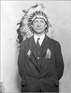 Photo of Eamon de Valera - Chief of the Chippewa tribe, October 1919