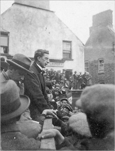 Photo of Eamon de Valera - Anti-treaty election meeting, Ennis, August 1923