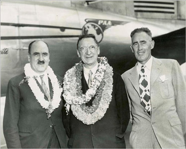 Photo of Eamon de Valera Arriving in Honolulu on the Anti-Partition World Tour, 25 April 1948