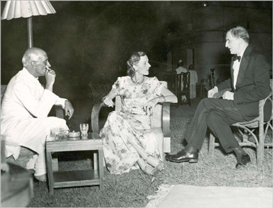 Photo of Eamon de Valera With Prime Minister Nehru and Lady Mountbatten in New Delhi, June 1948