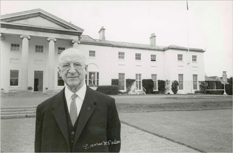 Photo of President de Valera outside Áras an Uachtaráin