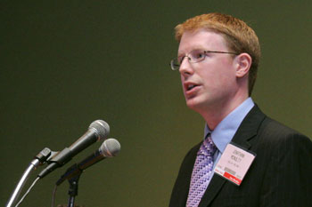 Jonathan McNulty, Diagnostic Imaging, UCD School of Medicine and Medical Science presenting the research at the annual meeting of the Radiological Society of North America (RSNA) in Chicago (© 2006 RSNA)