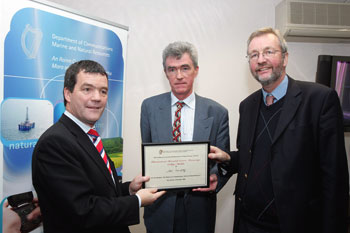 Also pictured at the Charles Parsons Award ceremony (l-r): Mr Noel Dempsey, T.D., Minister for Communications, Marine & Natural Resources; award recipient Prof Shane Ward , Director of UCD Bioresources Research Centre; Prof Nick Quirke, Principal of UCD College of Engineering, Mathematical and Physical Sciences