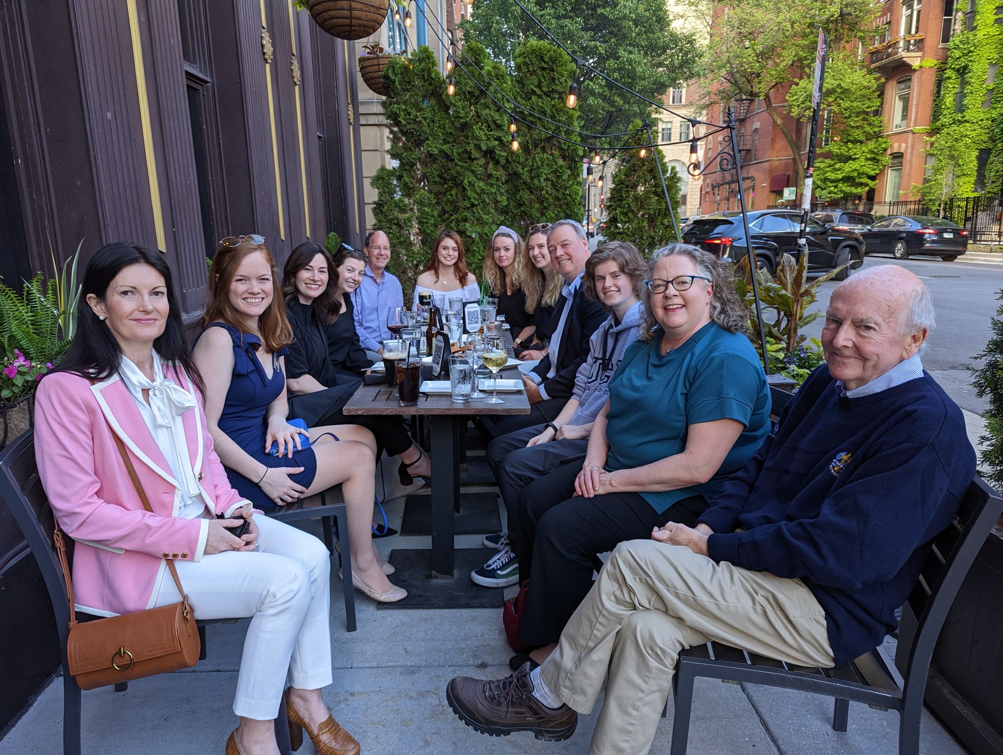 UCD alumni enjoy happy hour in Chicago as part of UCD Festival 2022