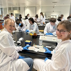Pupils in laboratory