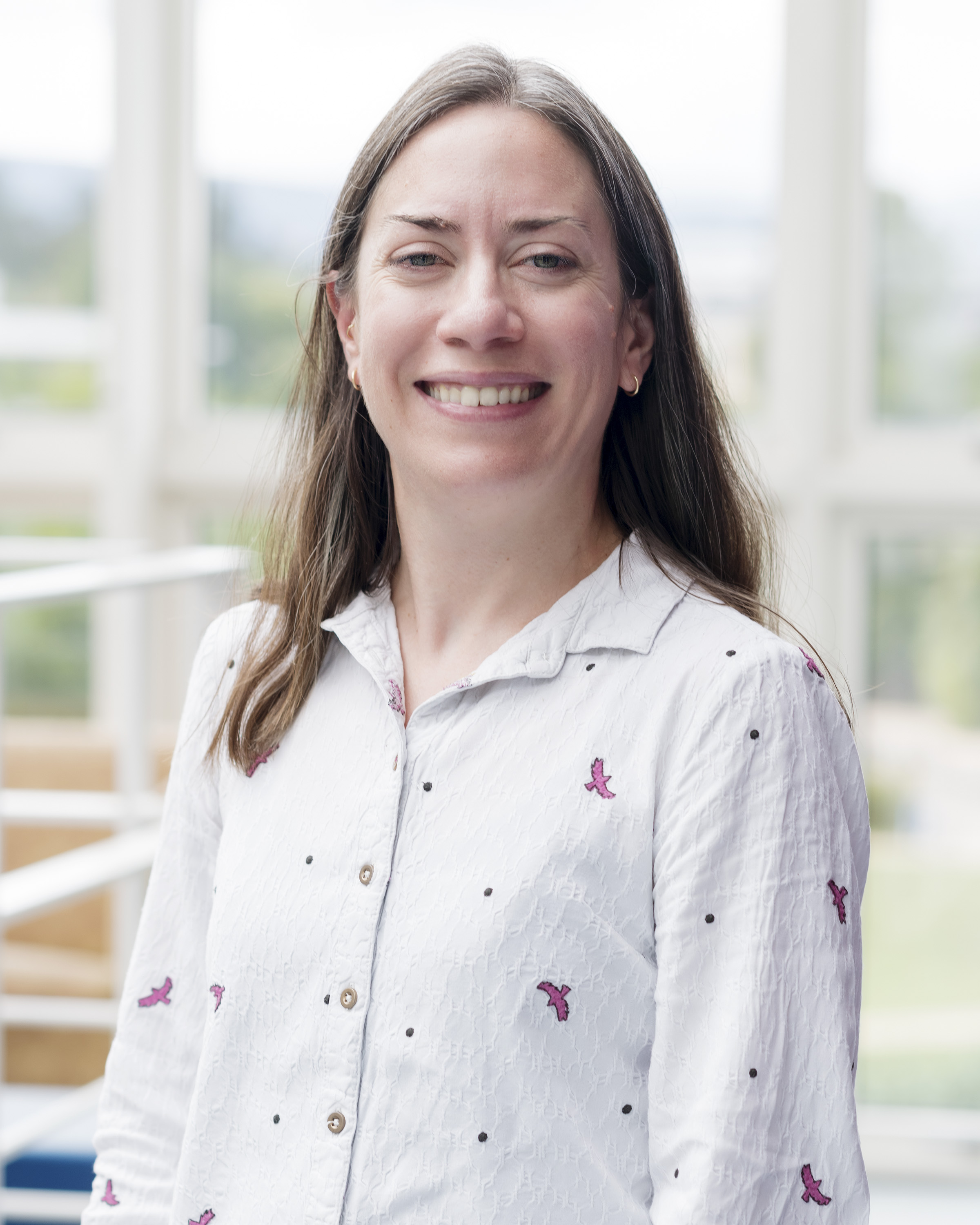 Veronica Sofianos headshot