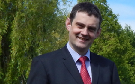 Dr Enda Cummins