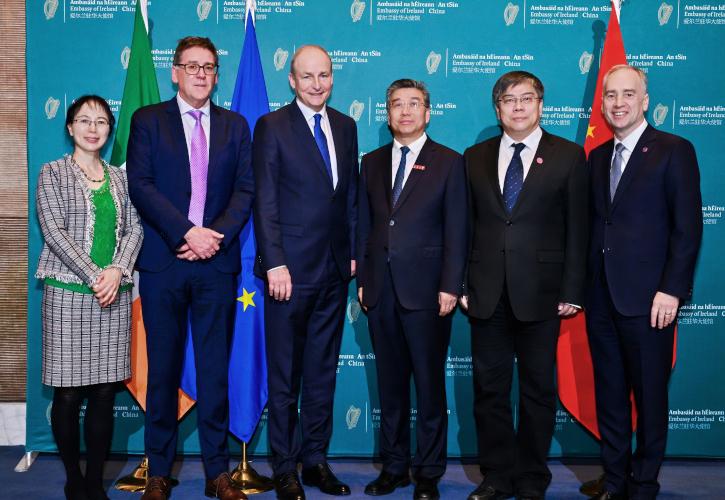 Prof. WU Wengying (Principal, BJUT), Prof. Paul Fanning, Taoiseach Micheál Martin, Prof. FAN Wen (Vice-President, CHU), Prof. XUE Hongwei (President, SCAU), Ambassador Dr Nicholas O’Brien