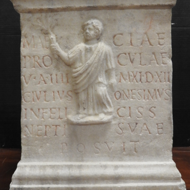 Roman busk with figure and writing
