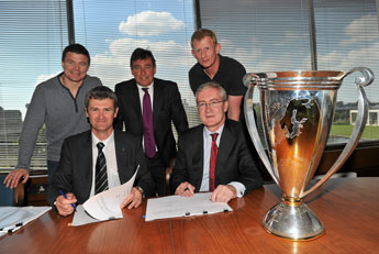 Signing the partnership agreement (back row): Brian O'Driscoll, Ireland captain & Leinster; Michael Dawson, Chief Executive of Leinster Rugby; John Coman; Leo Cullen, Leinster captain; (front row): John Coman, UCD Corporate Secretary; Dr Hugh Brady, President of UCD