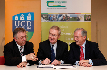 Pictured at the signing is Director of Teagasc, Professor Gerry Boyle, President of UCD, Dr Hugh Brady and Mr Michael Berkery, Chairman of the UCD Teagasc Joint Working Group