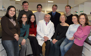 Taoiseach Bertie Ahern with Dr. Paul Murphy, CSCB Principal Investigator (back row, 2nd from right) and his research group