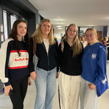 Group of students at UCD Orientation 2025