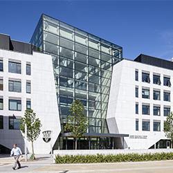UCD O'Brien Centre for Science is home to over 2,000 undergraduate students, more than 500 graduate students, and many more researchers across a range of scientific disciplines. 