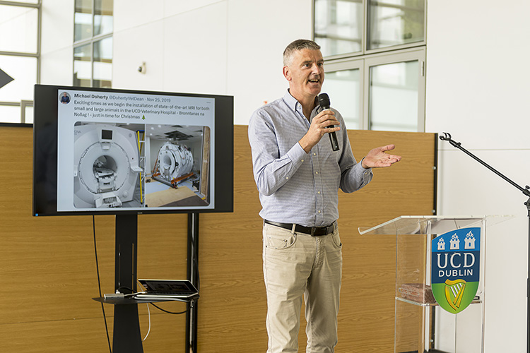 Professor Rory Breathnach speaking to guests from the podium